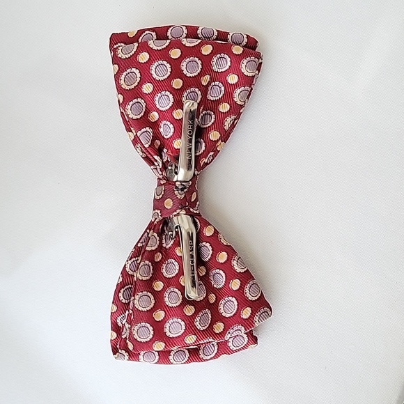 Vintage U-Clasp New York Bowtie/Bow Tie - Picture 2 of 4